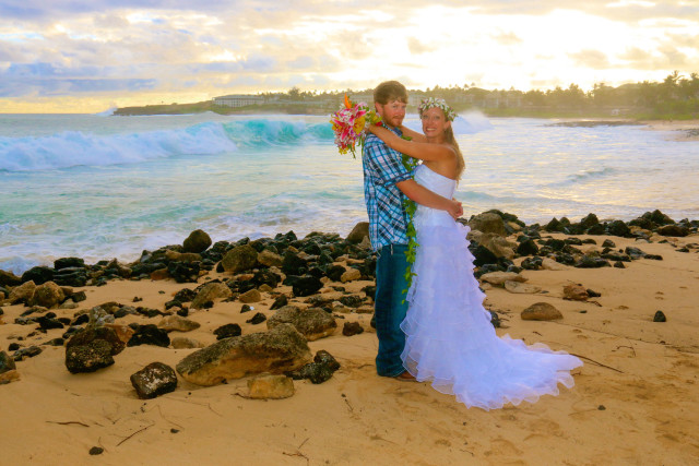 kauai wedding photography couples in love 1 icon
