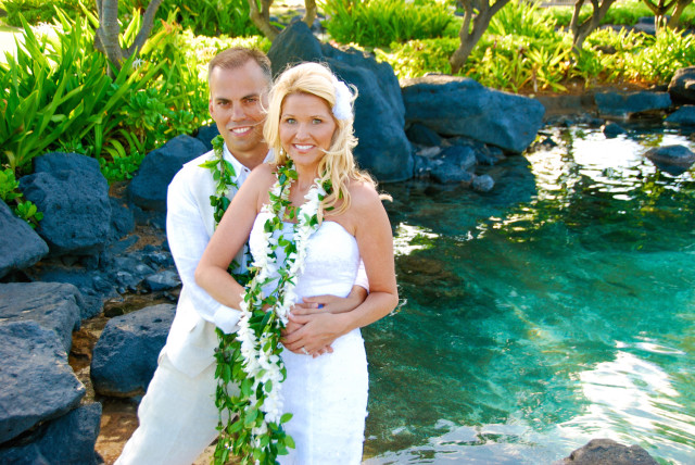 kauai-wedding-photography-featured-wedding-simple-beach-wedding-15