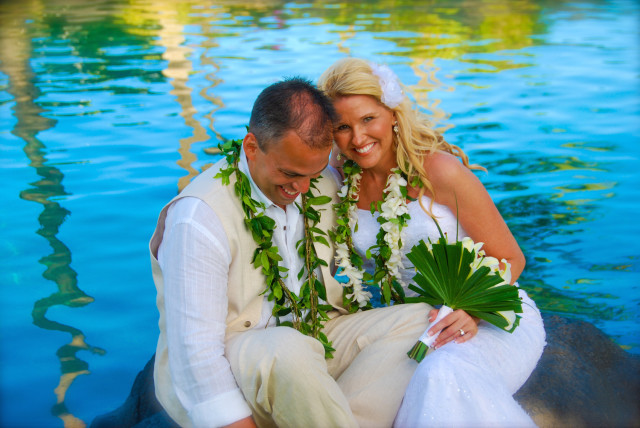 kauai-wedding-photography-featured-wedding-simple-beach-wedding-17