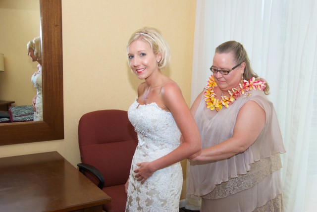 kauai-wedding-photography-getting-ready-7