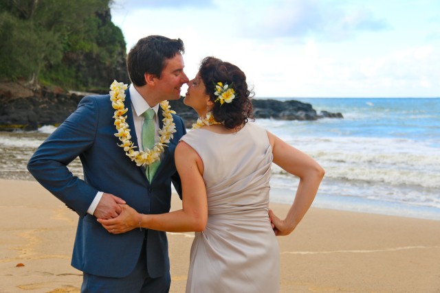 kauai-wedding-photography-playful-16