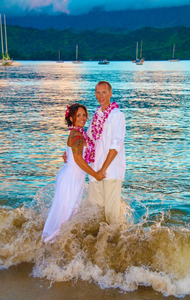 kauai-wedding-photography-trash-the-dress-candids-14